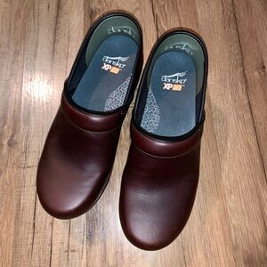 Dansko XP 2.0 Clogs